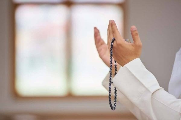 أذكار المساء: حصن المؤمن وطريق السكينة والرزق