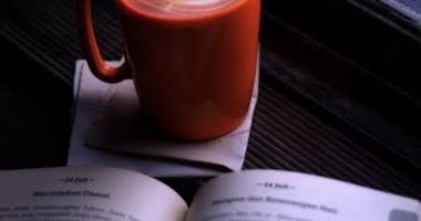 أزمة القراءة في بريطانيا: هل الكتب القصيرة هي الحل؟
